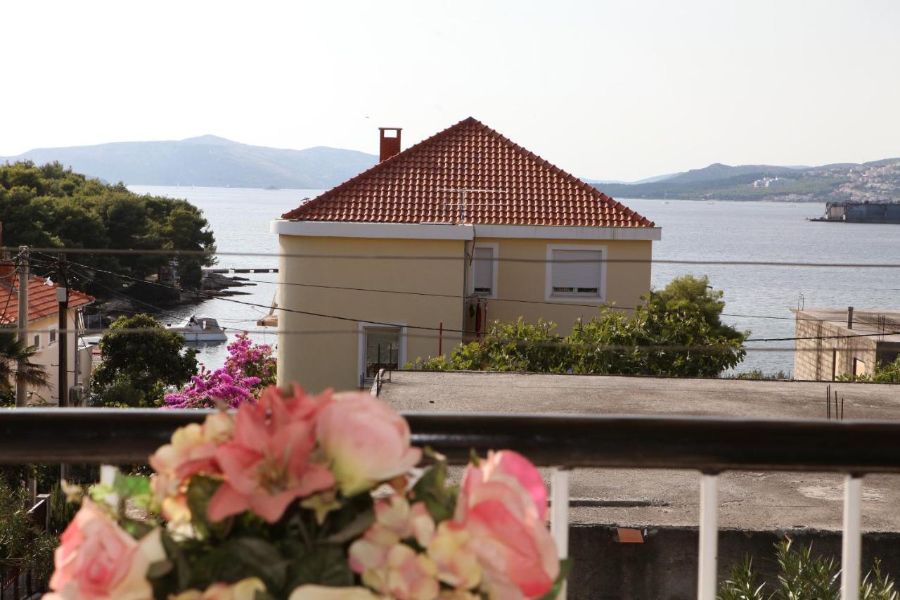Apartments By The Sea Trogir - 15011 Ngoại thất bức ảnh